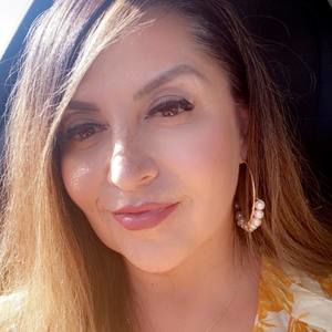 Meet your Posher, Cynthia